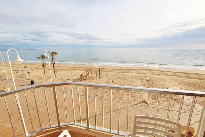 Apartamento Europa Primera Linea De Playa Guardamar Apartment กวาร์ดามาร์เดลเซกูรา ภายนอก รูปภาพ