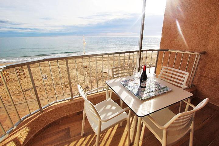 Apartamento Europa Primera Linea De Playa Guardamar Apartment กวาร์ดามาร์เดลเซกูรา ภายนอก รูปภาพ