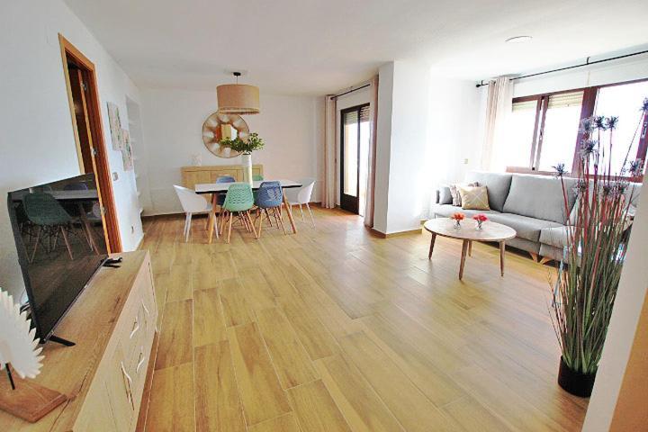 Apartamento Europa Primera Linea De Playa Guardamar Apartment กวาร์ดามาร์เดลเซกูรา ภายนอก รูปภาพ