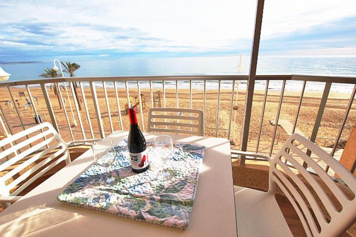 Apartamento Europa Primera Linea De Playa Guardamar Apartment กวาร์ดามาร์เดลเซกูรา ภายนอก รูปภาพ
