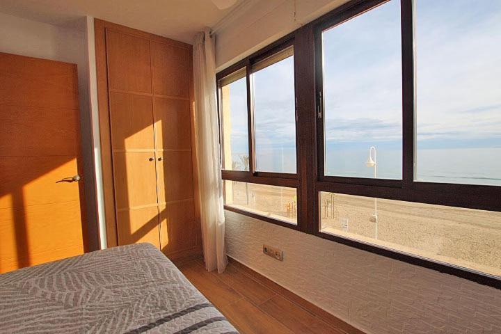 Apartamento Europa Primera Linea De Playa Guardamar Apartment กวาร์ดามาร์เดลเซกูรา ภายนอก รูปภาพ