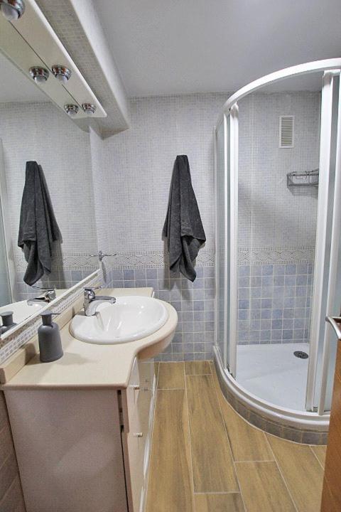 Apartamento Europa Primera Linea De Playa Guardamar Apartment กวาร์ดามาร์เดลเซกูรา ภายนอก รูปภาพ